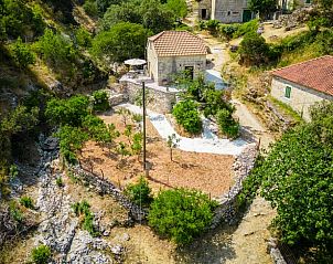 Guest house 10354701 • Holiday property Dalmatia • Vakantiehuisje in Dol 