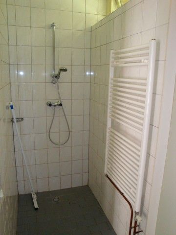 Douche met moderne voorzieningen in de Olm vakantiehuis, Midsland Noord, Terschelling.