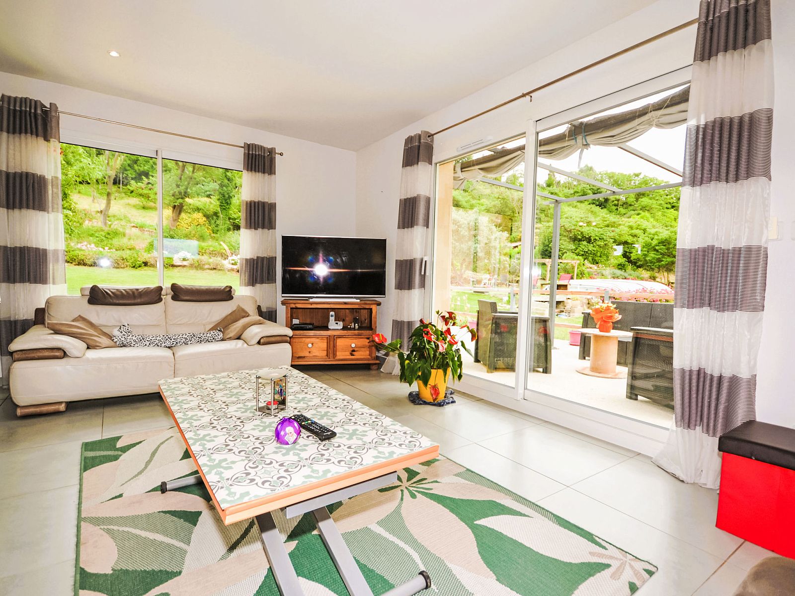 Guest house 05076201 - Holiday property Rhone-Alphes - Vakantiehuis Douce campagne