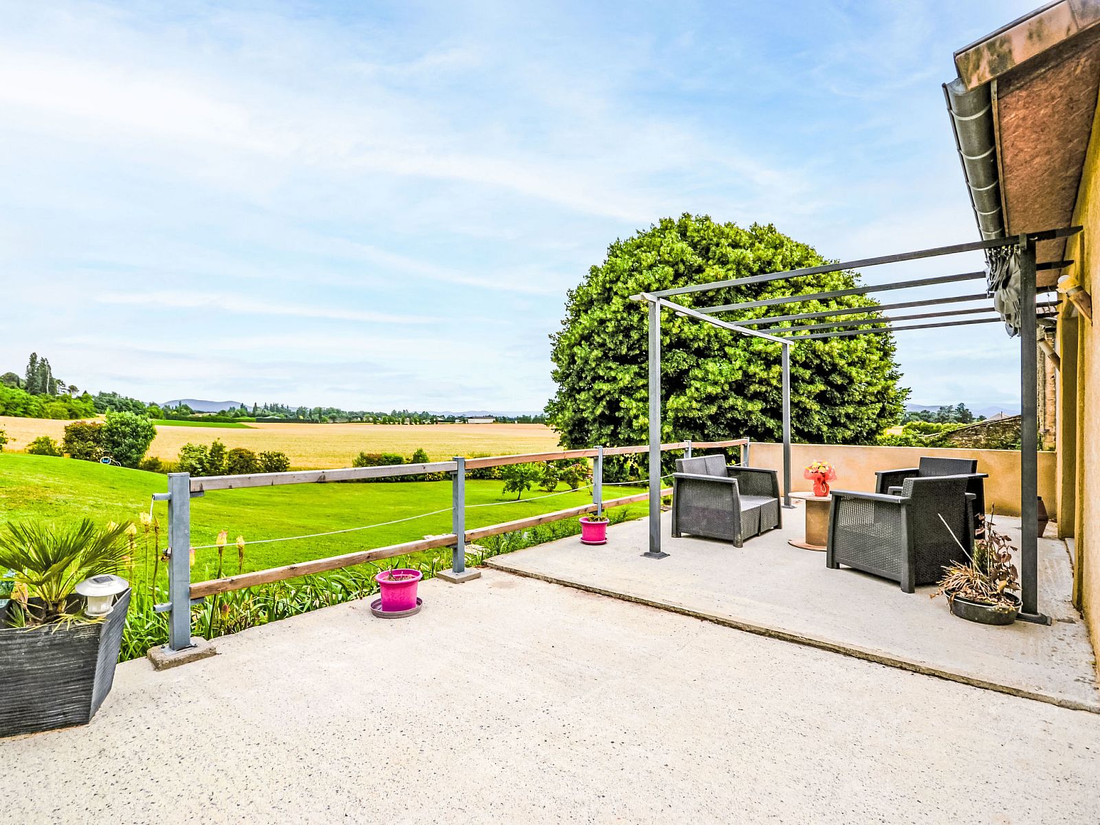 Guest house 05076201 - Holiday property Rhone-Alphes - Vakantiehuis Douce campagne