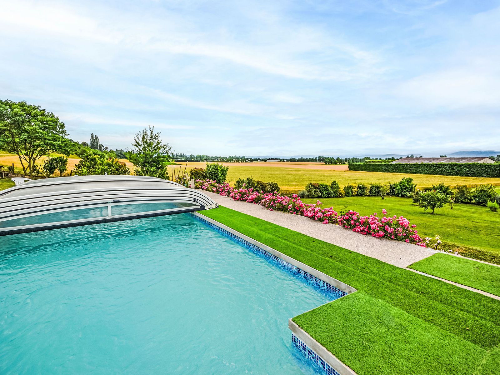 Guest house 05076201 - Holiday property Rhone-Alphes - Vakantiehuis Douce campagne