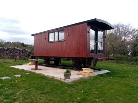 Le Wagon vakantiehuis in Graide, Ardennen, Belgie, unieke accommodatie met landelijke charme en groene omgeving.