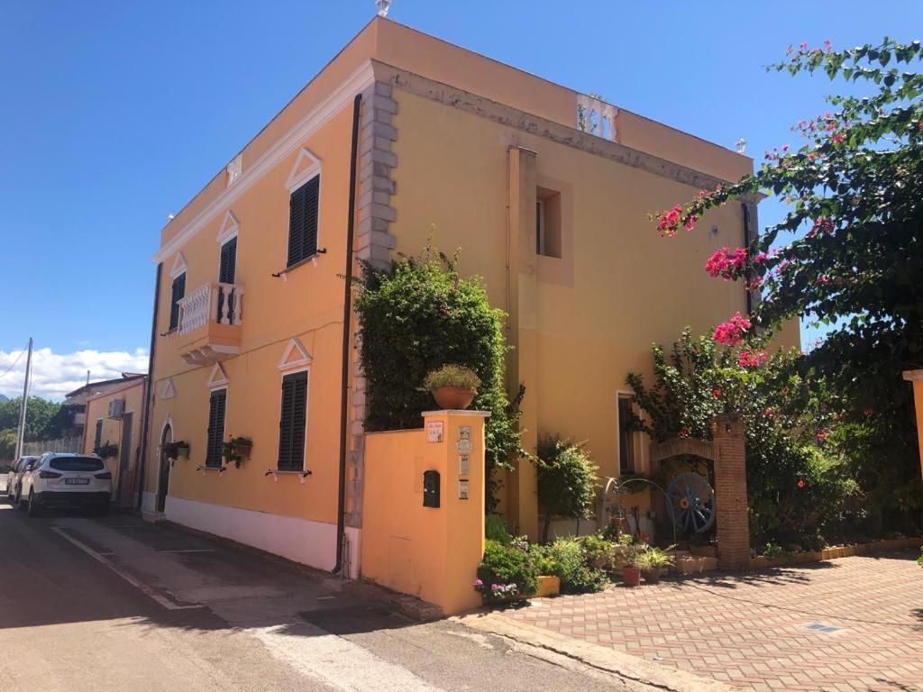 Guest house 25009302 - Bed and Breakfast Sardinia - Domos Le Due Tuie