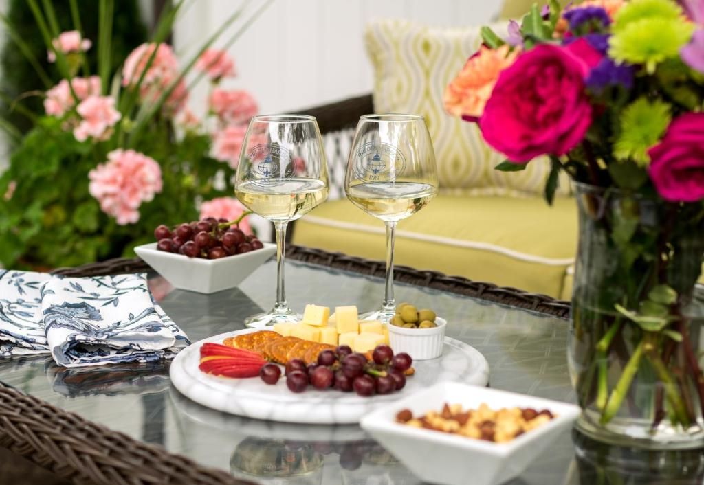 Verblijf 5025102 - Bed and breakfast New England - Old Harbor Inn