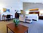 Unterkunft 9025103 • Appartement New England • Holiday Inn Cape Cod-Falmouth, an IHG Hotel  • 2 von 26