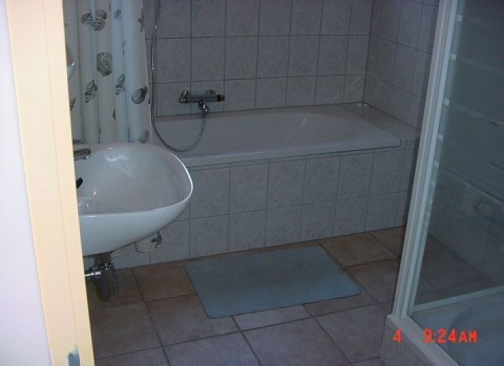 Moderne keuken in Bungalow 't Vinkie 4* in De Koog, Texel, compleet uitgerust voor een comfortabel verblijf.