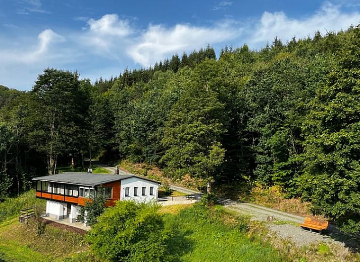 Rust en natuur bij het Vakantiehuisje in Schmallenberg-Oberkirchen, perfect gelegen in de heuvelachtige omgeving van Sauerland, Duitsland.