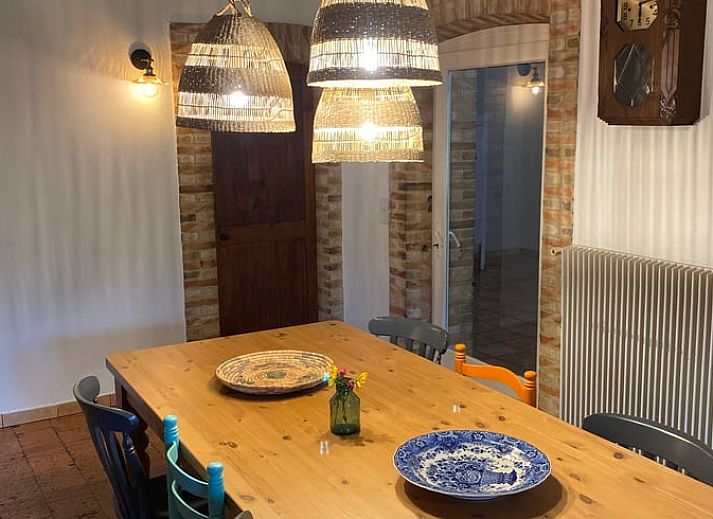 Rustiek vakantiehuis in Morcenx, Aquitaine, Frankrijk omringd door natuur en een groene omgeving.