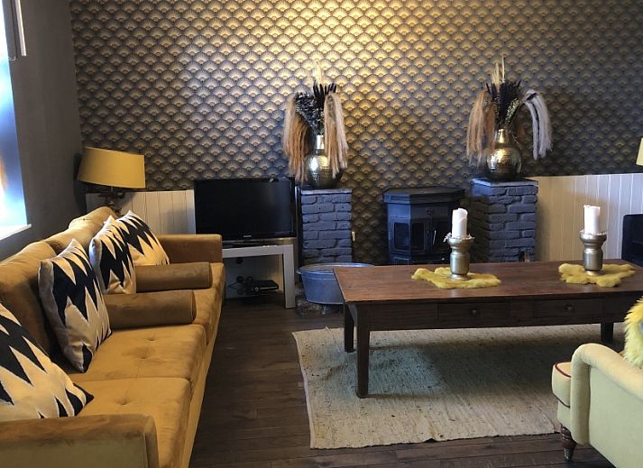 Sfeervolle haard in Geulvallei vakantiehuis, Gemmenich, Ardennen, Belgie.