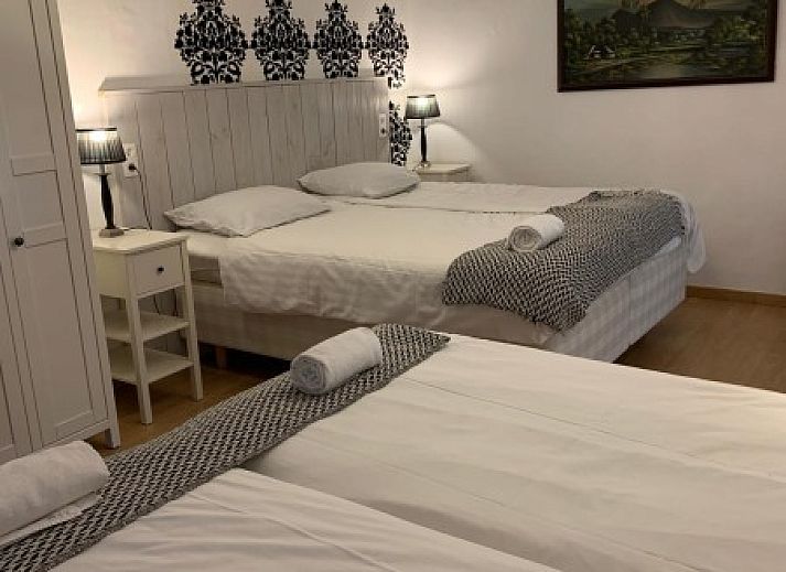 Sfeervolle haard in Geulvallei vakantiehuis, Gemmenich, Ardennen, Belgie.