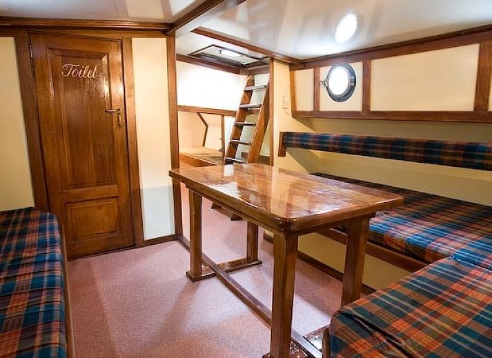 Unterkunft 080608 - Boot Fluessen - Houvol