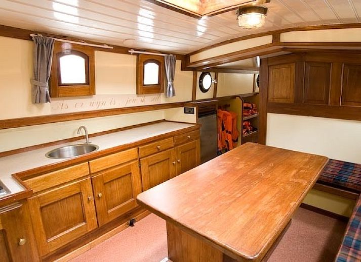 Unterkunft 080608 - Boot Fluessen - Houvol