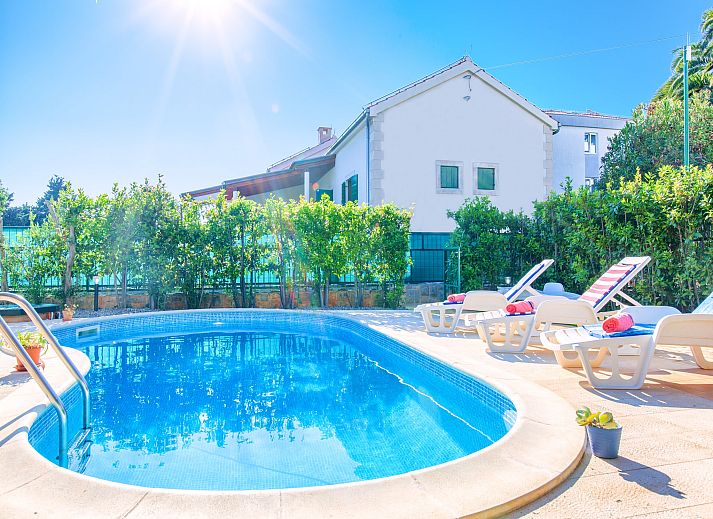 Guest house 1040903 - Holiday property Dalmatia - Villa Cvita