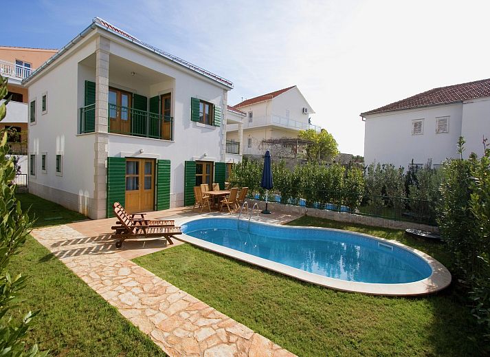 Guest house 1040903 - Holiday property Dalmatia - Villa Cvita