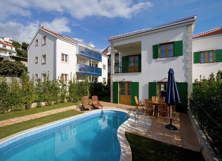 Guest house 1040903 - Holiday property Dalmatia - Villa Cvita