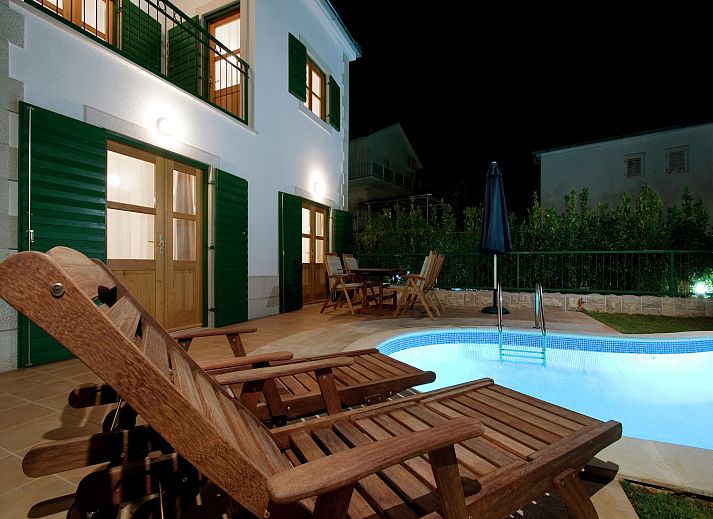 Guest house 1040903 - Holiday property Dalmatia - Villa Cvita