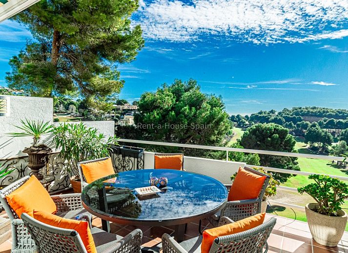 Verblijf 1495402 • Vakantiewoning Costa Blanca • Ref 108) Mooie halfvrijstaande villa direct aan de golfbaan  