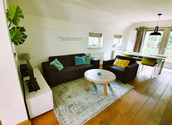 Vakantiehuis Mepke in Diever, Drenthe omringd door natuur en groen, ideaal voor een ontspannen verblijf.