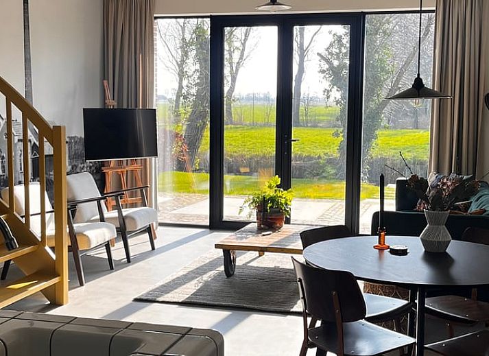 Vakantiehuisje in Lioessens met ruime tuin en terras, gelegen op het Friese platteland, Friesland.