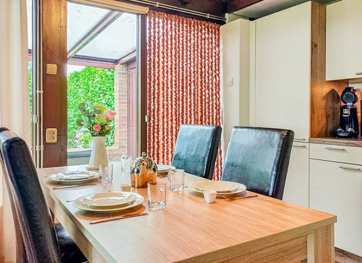 Guest house 610460 - Holiday property Tholen - Zeeuwse Rust Stavenisse