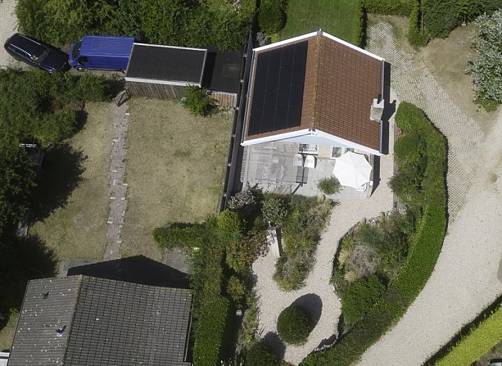Moderne keuken in Casa Pueblo Viejo, vakantiehuis in Ouddorp, ideaal voor een ontspannen verblijf.