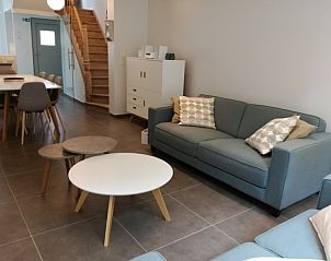 Gezellige zithoek in THE FRONT DOOR N12, vakantiehuis in Ieper, West-Vlaanderen.