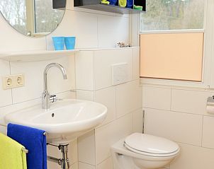 Moderne badkamer in Duinrand Vakantievilla's Type 1 in De Koog, Texel.