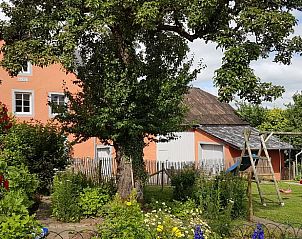 Charmant vakantiehuis in Pltscheid met een ruime tuin en schommel, gelegen in het prachtige Eifel, Moezel, Hunsrck gebied.