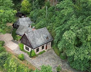 Rustiek vakantiehuis in Abenden, Eifel, Duitsland, perfect gelegen in een bosrijke omgeving voor natuurliefhebbers.