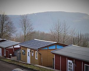 Geniet van de rustige sfeer rondom Vakantiehuis in Kleinglitz, Thringen, met schilderachtige heuvels in de achtergrond.