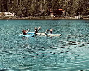 Vakantiehuisje in Stadtlauringen biedt een idyllische locatie in Beieren, Duitsland, perfect voor waterliefhebbers.