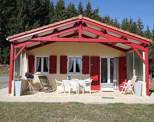 Guest house 03813001 • Holiday property Auvergne • Vakantiehuis Le Clos des Sapins 