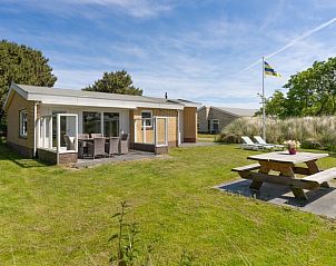 Vakantiewoning De Las in Buren, Ameland met ruime tuin en terras voor ontspanning op de Waddeneilanden.