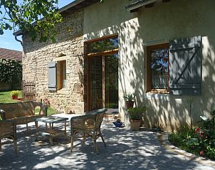 Ervaar de serene omgeving van Huisje in La Vineuse sur Frgande, een prachtig vakantiehuis in La Vineuse sur Frgande, Bourgondi.