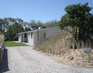 Ingang van vakantiehuis Fazant in de duinen van Nes, Ameland.