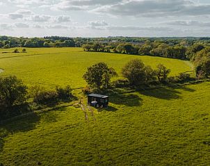 Gezellig vakantiehuisje in Pont-l'Abb, Bretagne, met panoramisch uitzicht op de omliggende natuur.