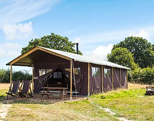 Ontdek het charmante Tenthuisje met privdouche in Scaer, Bretagne, perfect voor een unieke glamping ervaring.