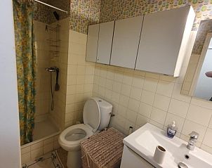 Verzorgde badkamer in location appartement 5 personnes, La Grande-Motte, biedt alles voor een aangename vakantie in Zuid-Frankrijk.