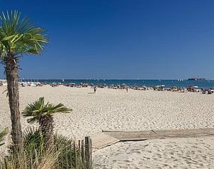 Zomerse strandervaring bij Nazomeren in Agde, stacaravan in Agde, Languedoc, Zuid-Frankrijk.
