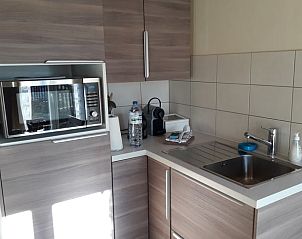 Stijlvolle keukenhoek in Huisje in Beauvoir sur mer, vakantiewoning in Beauvoir-sur-mer, Pays de la Loire, Frankrijk.