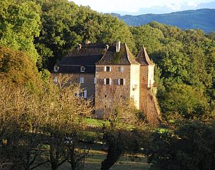 Historisch vakantiehuis in Prudhomat, genesteld in de weelderige natuur van Frankrijk.