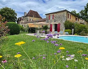 Huisje in Soturac biedt een idyllische ontsnapping met zwembad en natuur, gelegen in het schilderachtige Soturac, Midi-Pyrenees, Frankrijk.