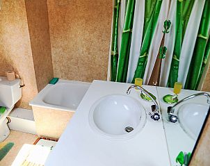 Guest house 04930003 - Apartment Midi / pyrenees - Appartement Les Marmottes