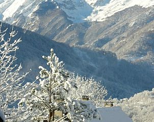 Vakantiehuis in Oust biedt een idyllische tuinervaring in de natuurlijke schoonheid van de Midi-Pyrenees, Frankrijk.