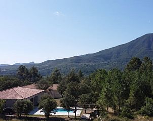Ontspan in Vakantiehuisje in Les Salelles, omgeven door de prachtige berglandschappen van Rhone-Alphes, Frankrijk.