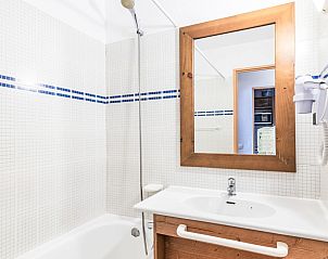 Guest house 05033451 - Apartment Rhone-Alphes - Appartement Rond Point des Pistes (Val Claret)