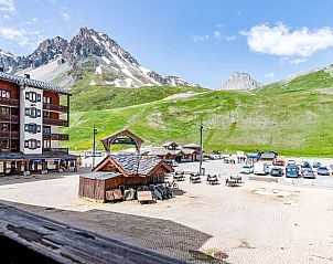 Guest house 05033451 - Apartment Rhone-Alphes - Appartement Rond Point des Pistes (Val Claret)