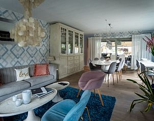 Ruime eetkamer in Vakantievilla De Witte Merel, Paal, Beringen, Limburg.