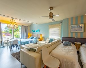 Lichte en ruime familiekamer in Vakantievilla De Witte Merel, Paal, Beringen, Limburg.