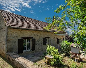 Ontsnap naar Gite Les Terrasses in Prats-du-Prigord, Aquitaine, een sfeervol vakantiehuis met prachtig uitzicht en natuurlijke omgeving.